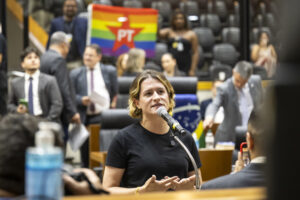 Natasha Ferreira aprova projeto que reconhece a Parada Livre como Patrimônio Cultural Imaterial de Porto Alegre