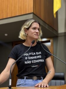 Natasha Ferreira (PT) propõe Projeto de Lei para priorizar vagas em creches e escolas para filhos de mulheres vítimas de violência doméstica