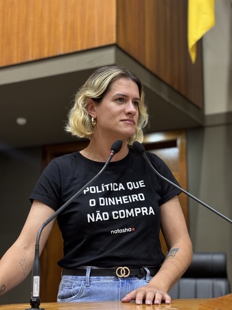 Natasha Ferreira (PT) propõe Projeto de Lei para priorizar vagas em creches e escolas para filhos de mulheres vítimas de violência doméstica