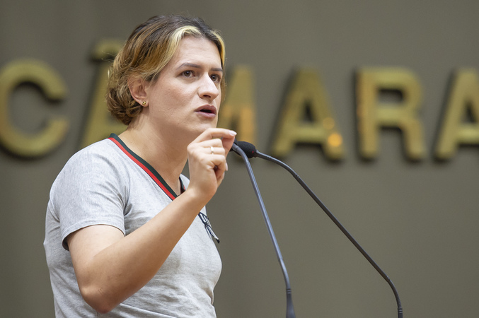 Após vereadora bolsonarista dizer que morte do Papa foi “limpeza espiritual”, Natasha Ferreira protocola moção de solidariedade aos cristãos de Porto Alegre