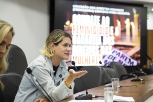 “Já são 20 mulheres mortas e Leite não assinou o Pacto Nacional de combate ao feminicídio” diz Natasha Ferreira em audiência pública